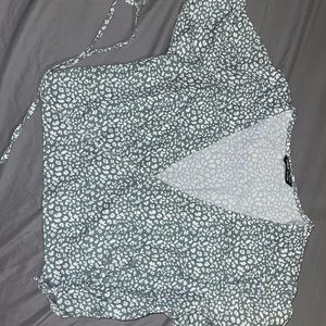 shein crisscross crop top